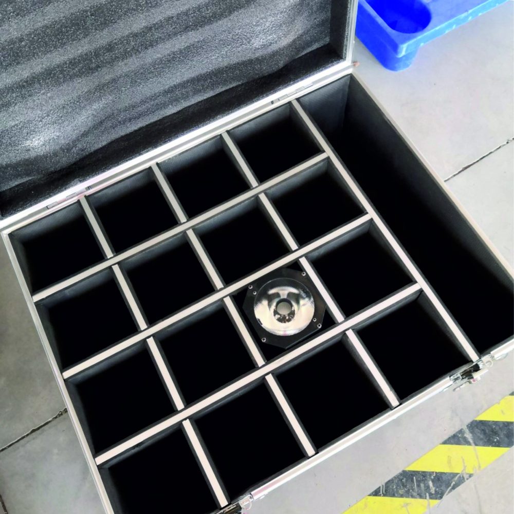PL060FC FLIGHT CASE PARA16 FOCOS PL060