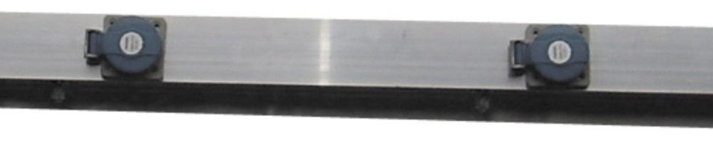 BE104E BARRA 4 TOMAS DE CORRIENTE (INDEPENDIENTE). 160 cm.